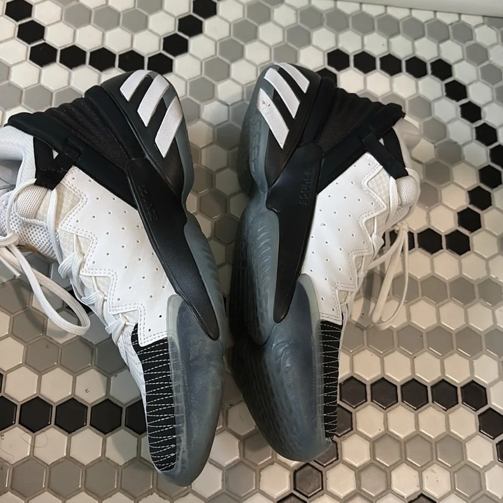 Men's Adidas D.O.N. Issue 2 size 9.5 Donovan Mitchell Basketball Sneakers Shoes